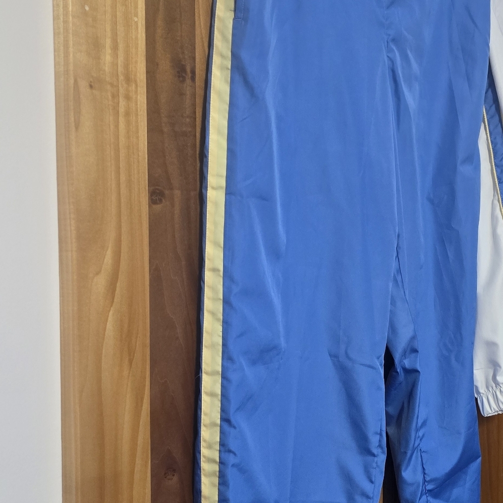 Jogging suit - Picture 3 of 8